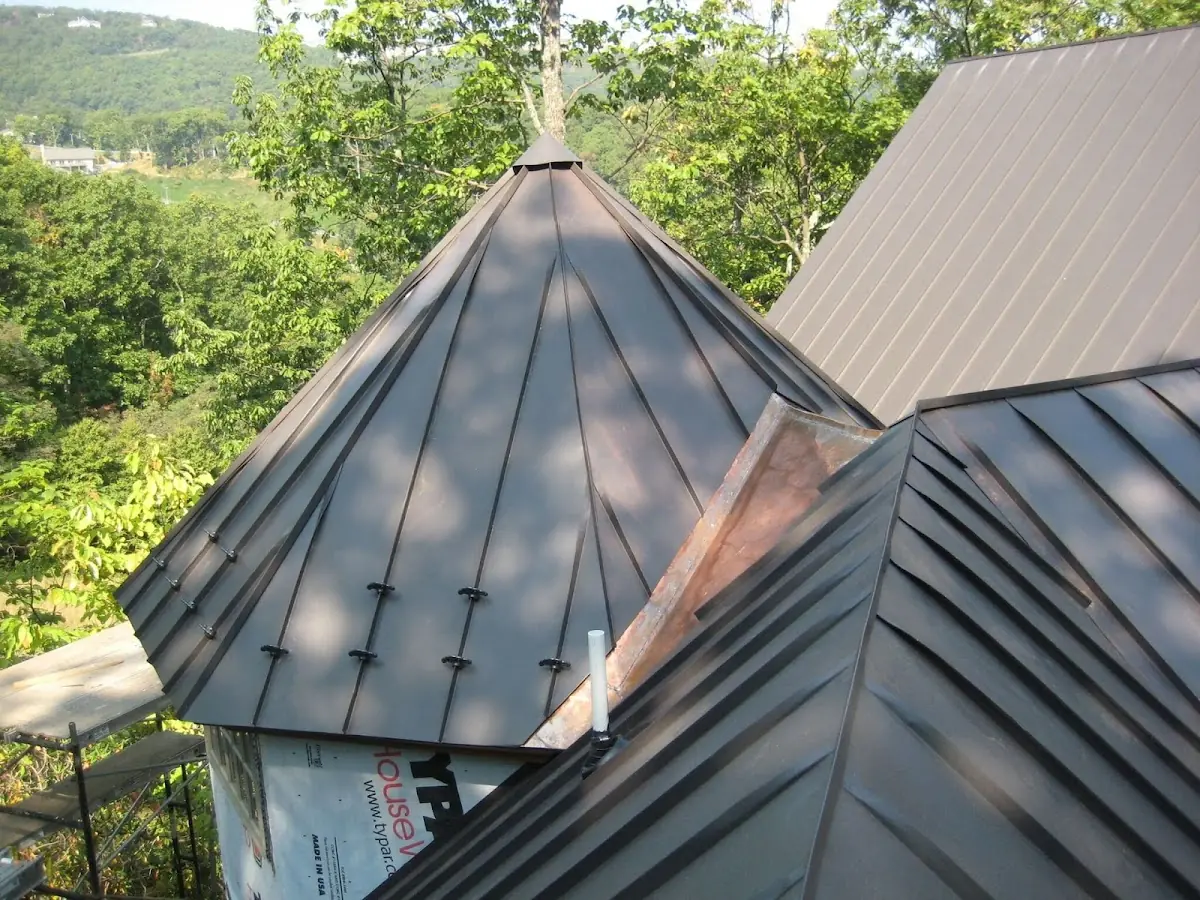 Professional Gutter Cleaning by Craftsman Roofing in Wilsonville